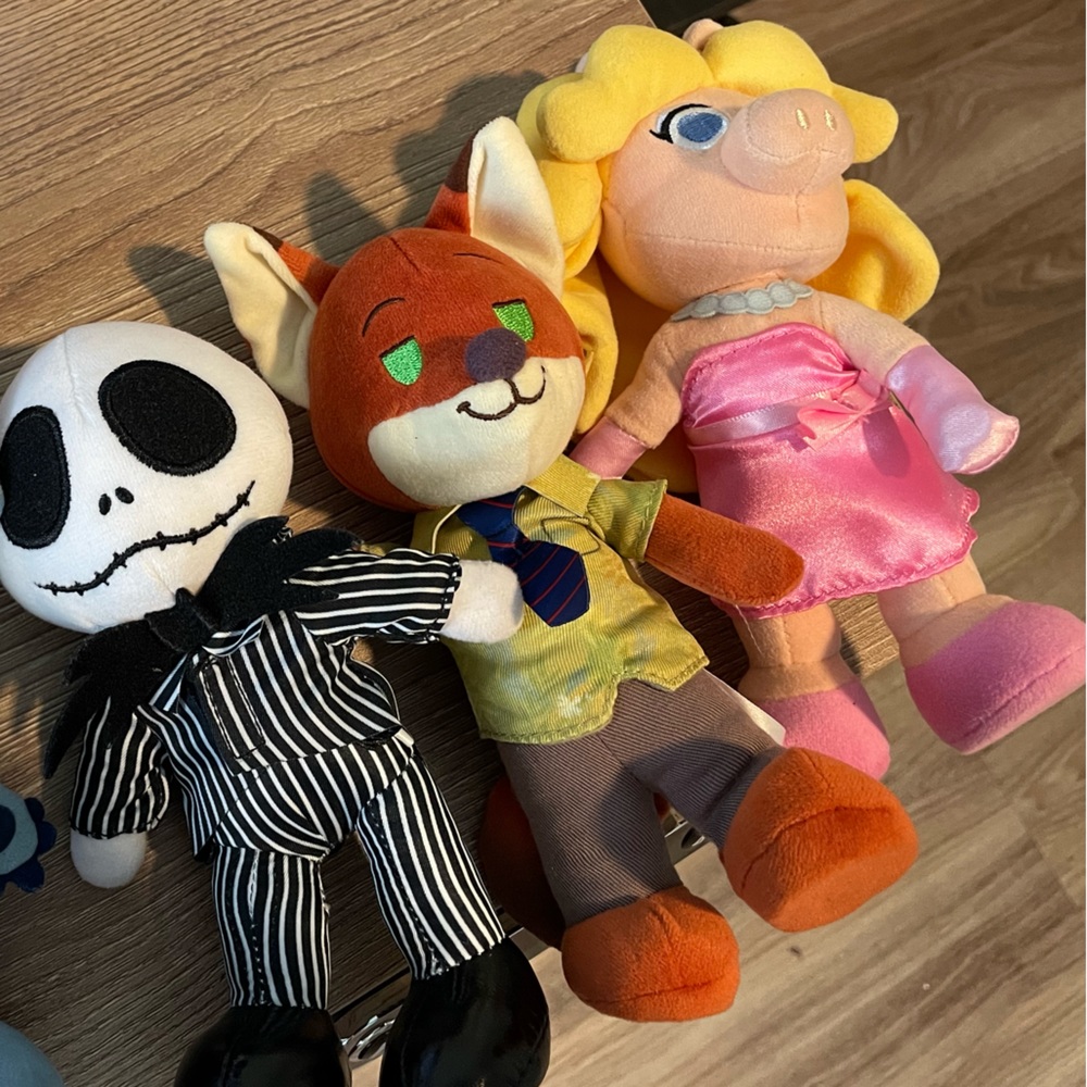 ⬇️Disney nuimos dolls plushes